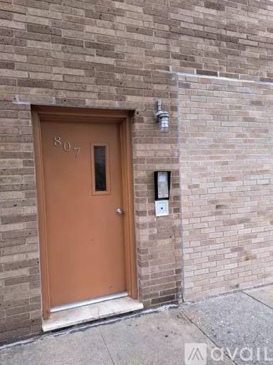 Main picture of 807 E 233rd St