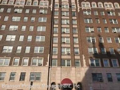 Main picture of 222 E Elm St