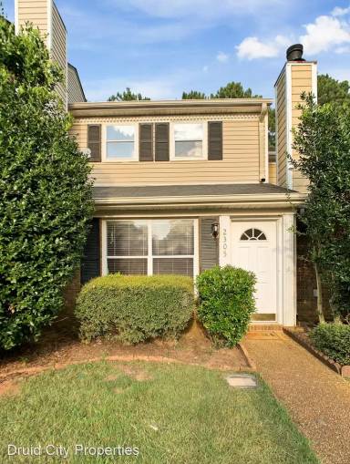 Main picture of 2305 Fairfax Ln