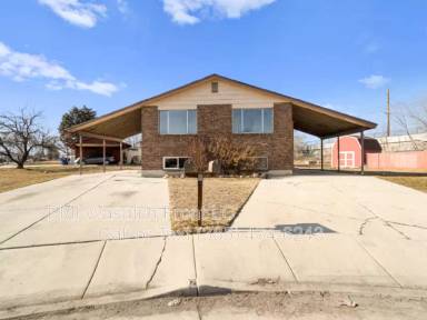 Main picture of 2498 W Robin Rd