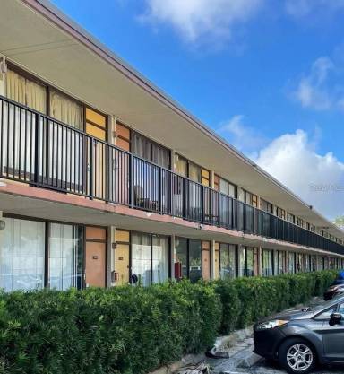 Main picture of 7900 S Orange Blossom Trl