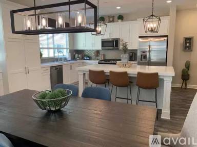Main picture of 1570 Castillo Way