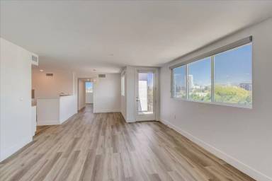 Main picture of 5210 W Olympic Blvd