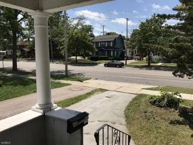 Main picture of 1810 Court St