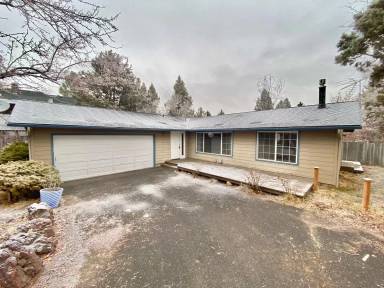 Main picture of 2816 NE Lapointe Ct