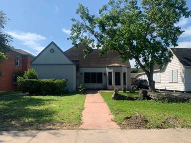 Main picture of 331 Cole St