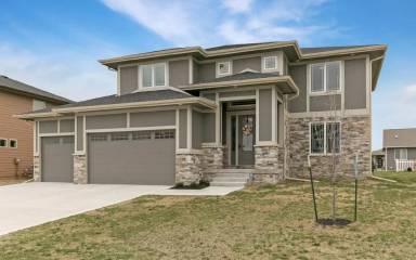 Main picture of 760 NE Traverse Dr