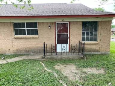 Main picture of 132 E Concrete St
