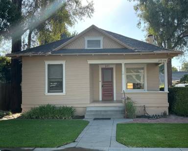 Main picture of 271 S Grand St