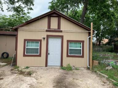 Main picture of 130 Glenwood Ct