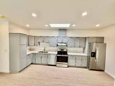 Main picture of 859 W 43rd Pl
