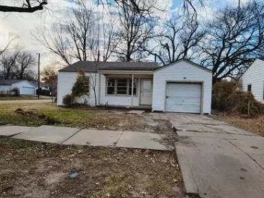 Main picture of 1063 Waverly St