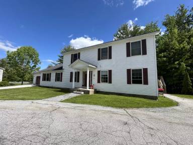 Main picture of 82 Fieldstone Dr