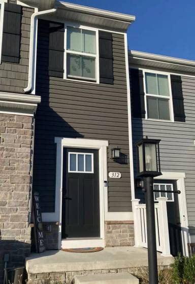 Main picture of 312 Frances Ln