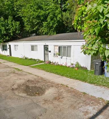 Main picture of 1644 Holmes St