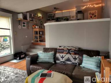 Main picture of 2110 N Oakes St