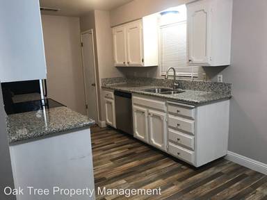 Main picture of 65 W 10th St