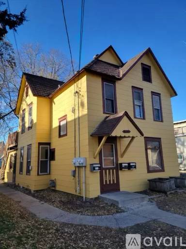 Main picture of 1118 2nd St NE