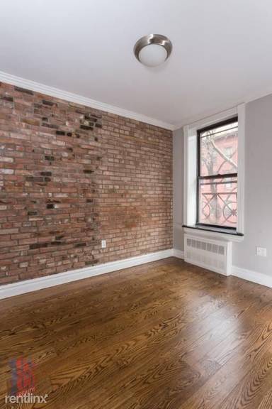 Main picture of 420 E 9th St