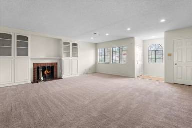 Main picture of 2401 Midwickhill Dr