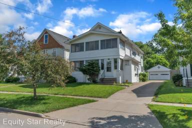 Main picture of 683 Washington St