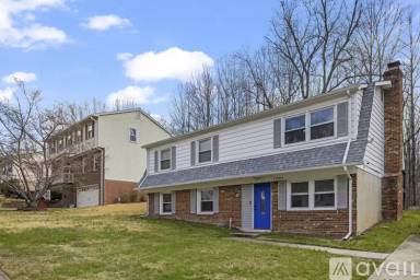 Main picture of 17007 Village Dr W
