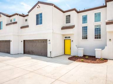 Main picture of 1045 Goble Ct