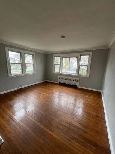 Main picture of 24 Pine St