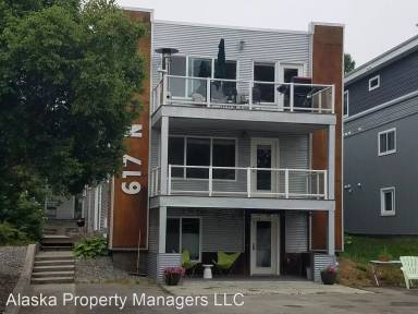 Main picture of 617 N St