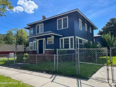 Main picture of 1464 N Myrtle Ave