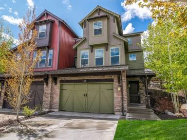 Main picture of 825 Benjamin Pl