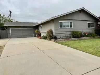 Main picture of 986 Loyola Dr