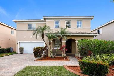 Main picture of 946 NW 206th St