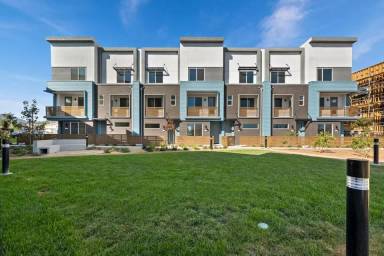 Main picture of 265 Gateway Ct