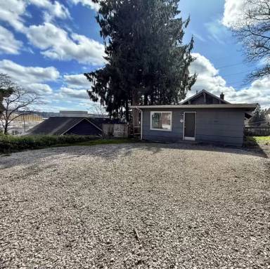 Main picture of 3106 Farragut St