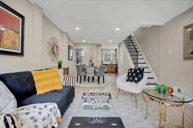 Main picture of 1933 Pierce St