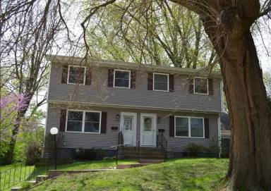 Main picture of 1050 W 3rd St