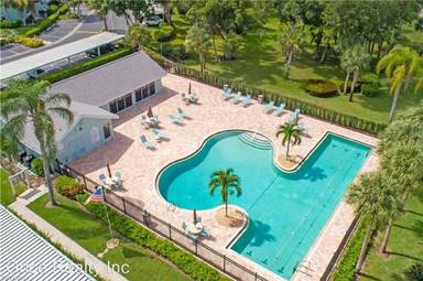 Main picture of 121 Wading Bird Cir