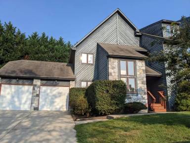 Main picture of 103 Foxfire Dr