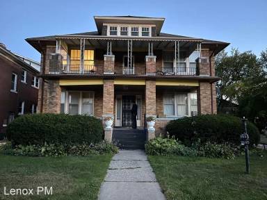 Main picture of 2685 Sturtevant St