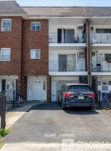 Main picture of 99 Ferry St