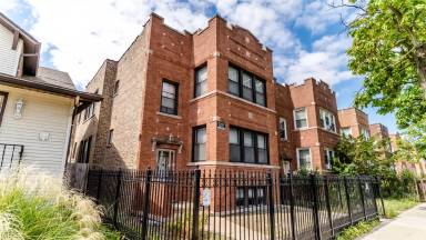 Main picture of 3630 N Kimball Ave