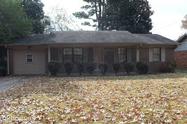 Main picture of 1407 Tamara Park