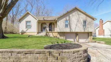 Main picture of 9038 Manning Ave