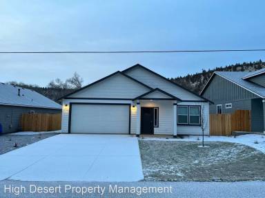 Main picture of 1524 SW Park Dr