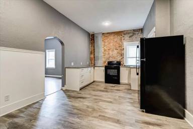 Main picture of 719 S 4th St