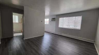 Main picture of 4004 W 8th St