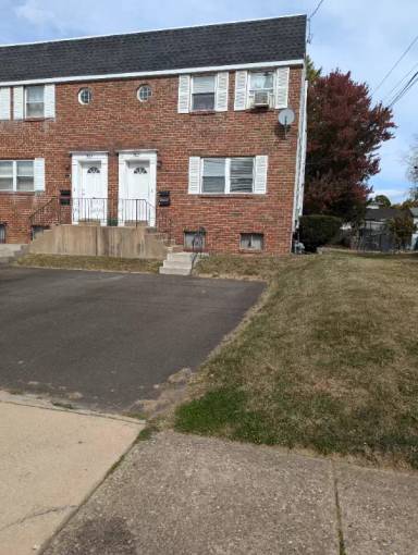 Main picture of 7817 New St