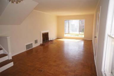 Main picture of 92 Fairlawn Ave