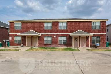 Main picture of 707 S Amy Ln